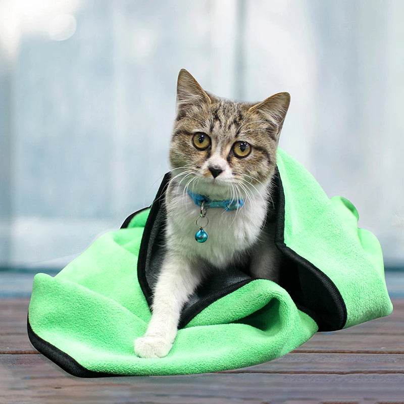 Quick-Drying Absorbent Pet Bath Towel for Dogs & Cats, Soft Lint-Free Fiber Blanket Quick-Drying Absorbent Pet Bath Towel for Dogs & Cats, Soft Lint-Free Fiber Blanket