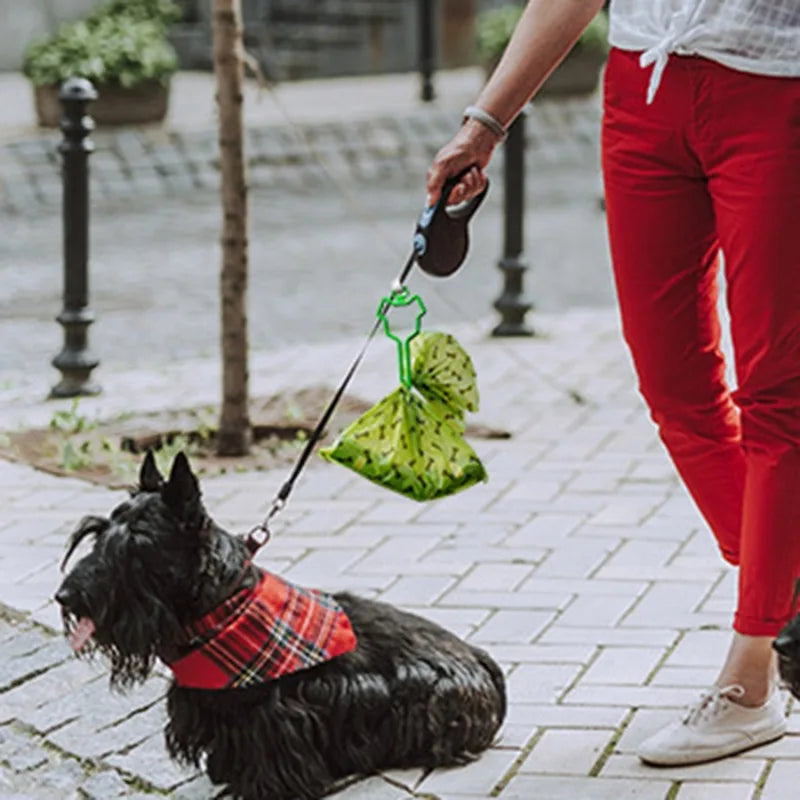 Dog Poop Bag Holder Clip – Hands-Free Pet Waste Bag Dispenser for Leash or Outdoor Walks Dog Poop Bag Holder Clip – Hands-Free Pet Waste Bag Dispenser for Leash or Outdoor Walks