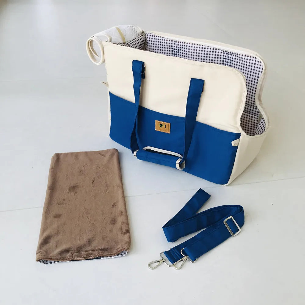 Dog Car Booster Seat & Pet Carrier Bag for Small Dogs and Cats, with Pad and Safety Straps Dog Car Booster Seat & Pet Carrier Bag for Small Dogs and Cats, with Pad and Safety Straps