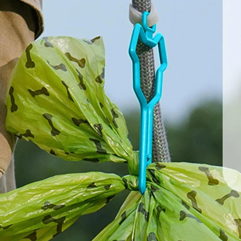 Dog Poop Bag Holder Clip – Hands-Free Pet Waste Bag Dispenser for Leash or Outdoor Walks Dog Poop Bag Holder Clip – Hands-Free Pet Waste Bag Dispenser for Leash or Outdoor Walks