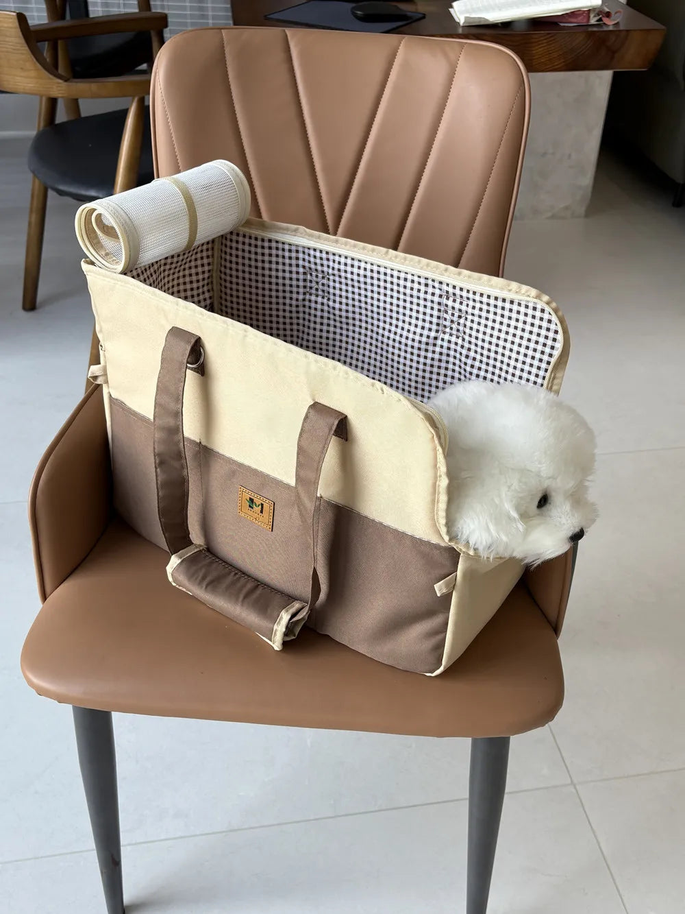 Dog Car Booster Seat & Pet Carrier Bag for Small Dogs and Cats, with Pad and Safety Straps Dog Car Booster Seat & Pet Carrier Bag for Small Dogs and Cats, with Pad and Safety Straps