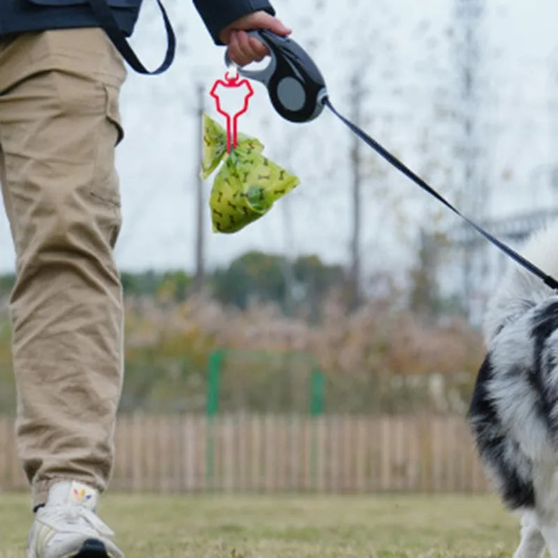 Dog Poop Bag Holder Clip – Hands-Free Pet Waste Bag Dispenser for Leash or Outdoor Walks Dog Poop Bag Holder Clip – Hands-Free Pet Waste Bag Dispenser for Leash or Outdoor Walks