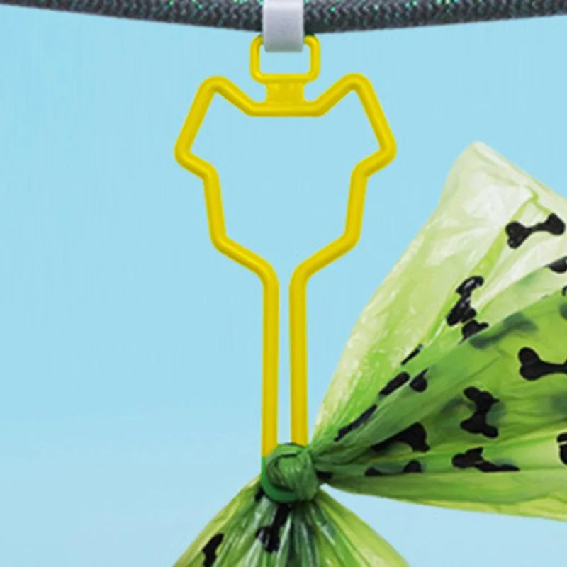 Dog Poop Bag Holder Clip – Hands-Free Pet Waste Bag Dispenser for Leash or Outdoor Walks Dog Poop Bag Holder Clip – Hands-Free Pet Waste Bag Dispenser for Leash or Outdoor Walks