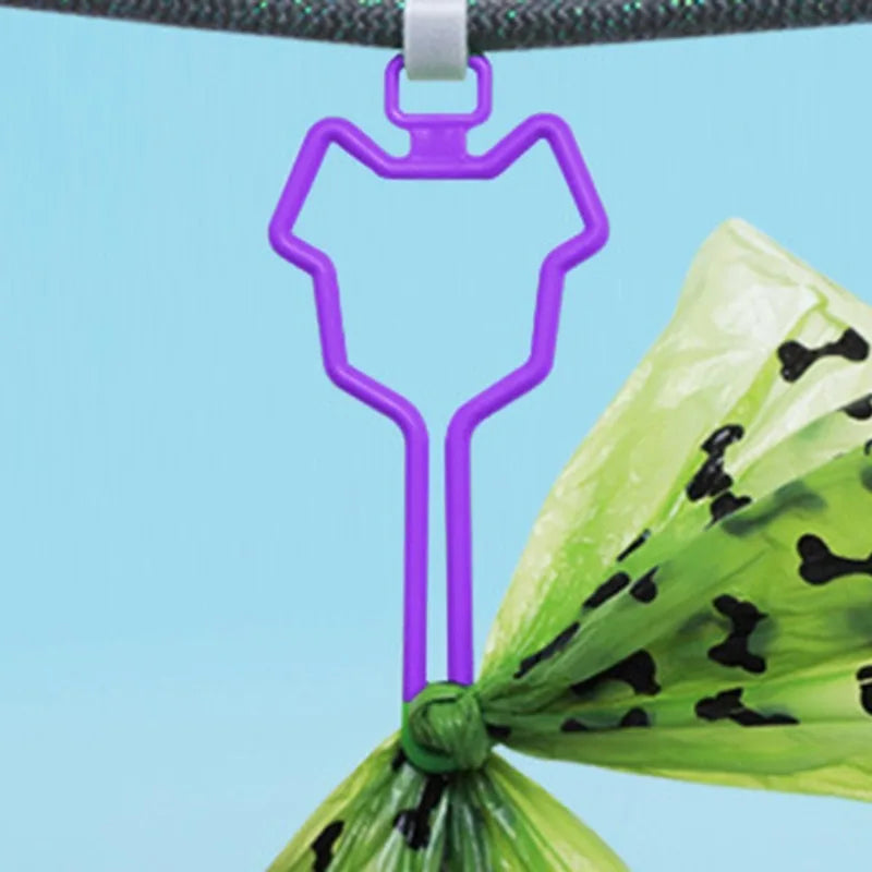Dog Poop Bag Holder Clip – Hands-Free Pet Waste Bag Dispenser for Leash or Outdoor Walks Dog Poop Bag Holder Clip – Hands-Free Pet Waste Bag Dispenser for Leash or Outdoor Walks