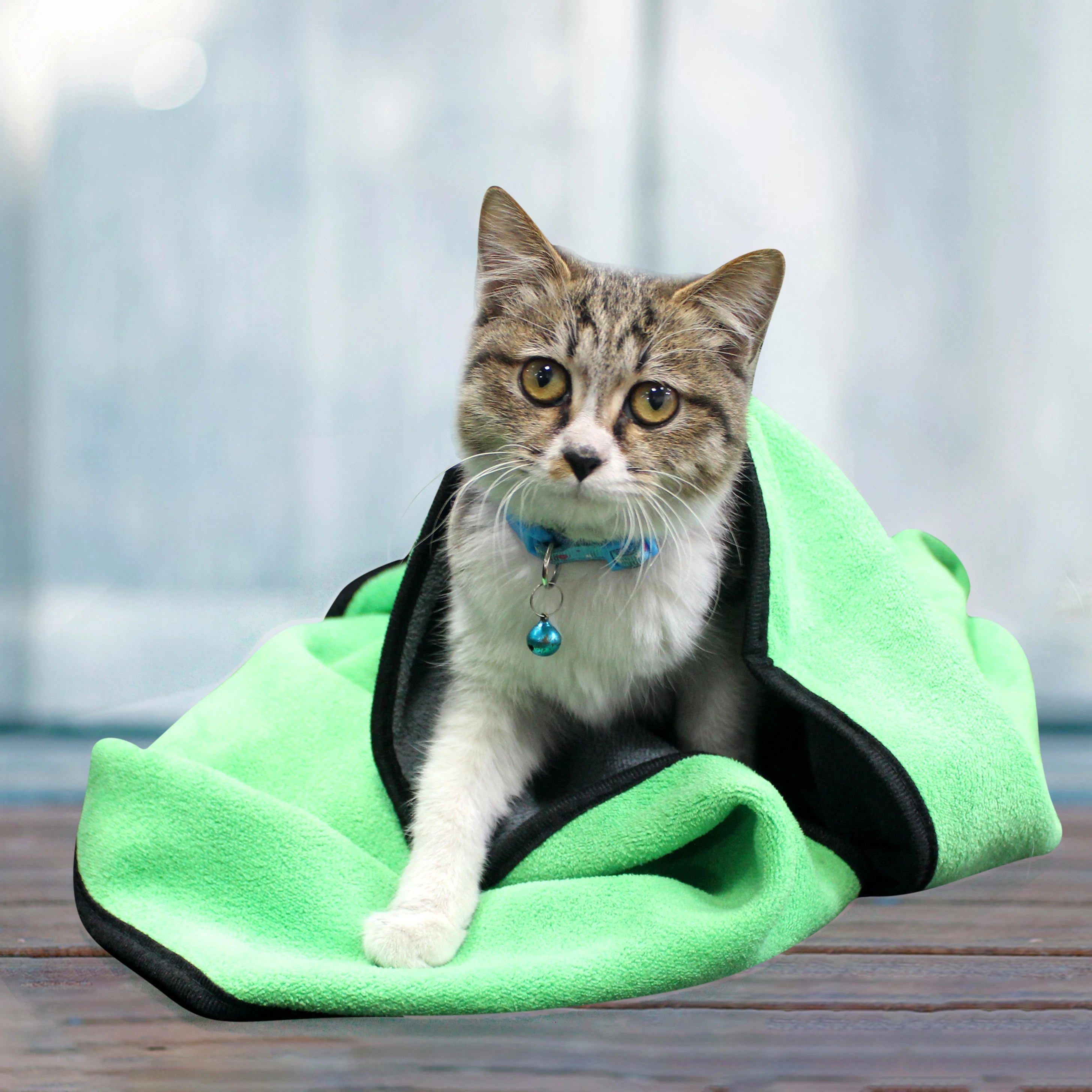 Quick-Drying Absorbent Pet Bath Towel for Dogs & Cats, Soft Lint-Free Fiber Blanket